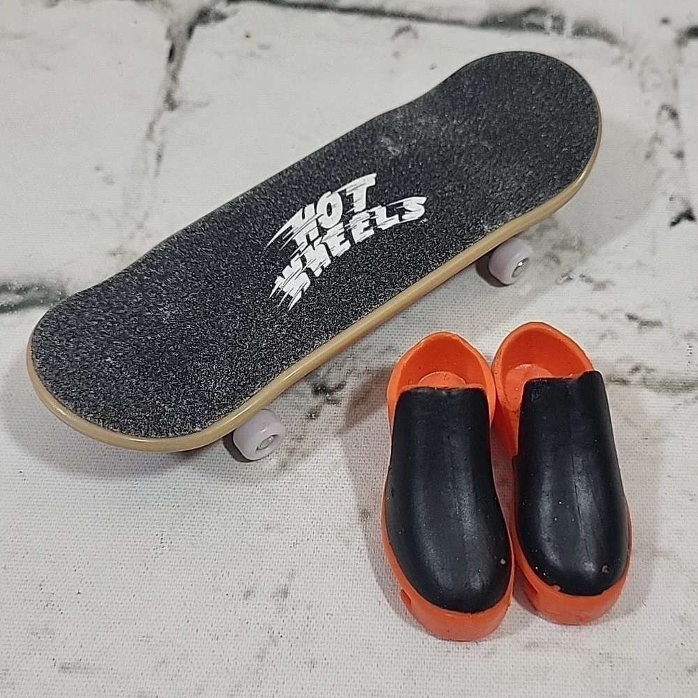 Hot Wheels Tony Hawk‎ Fingerboard Lot With Sneakers Shoes Skate Skull Grind
